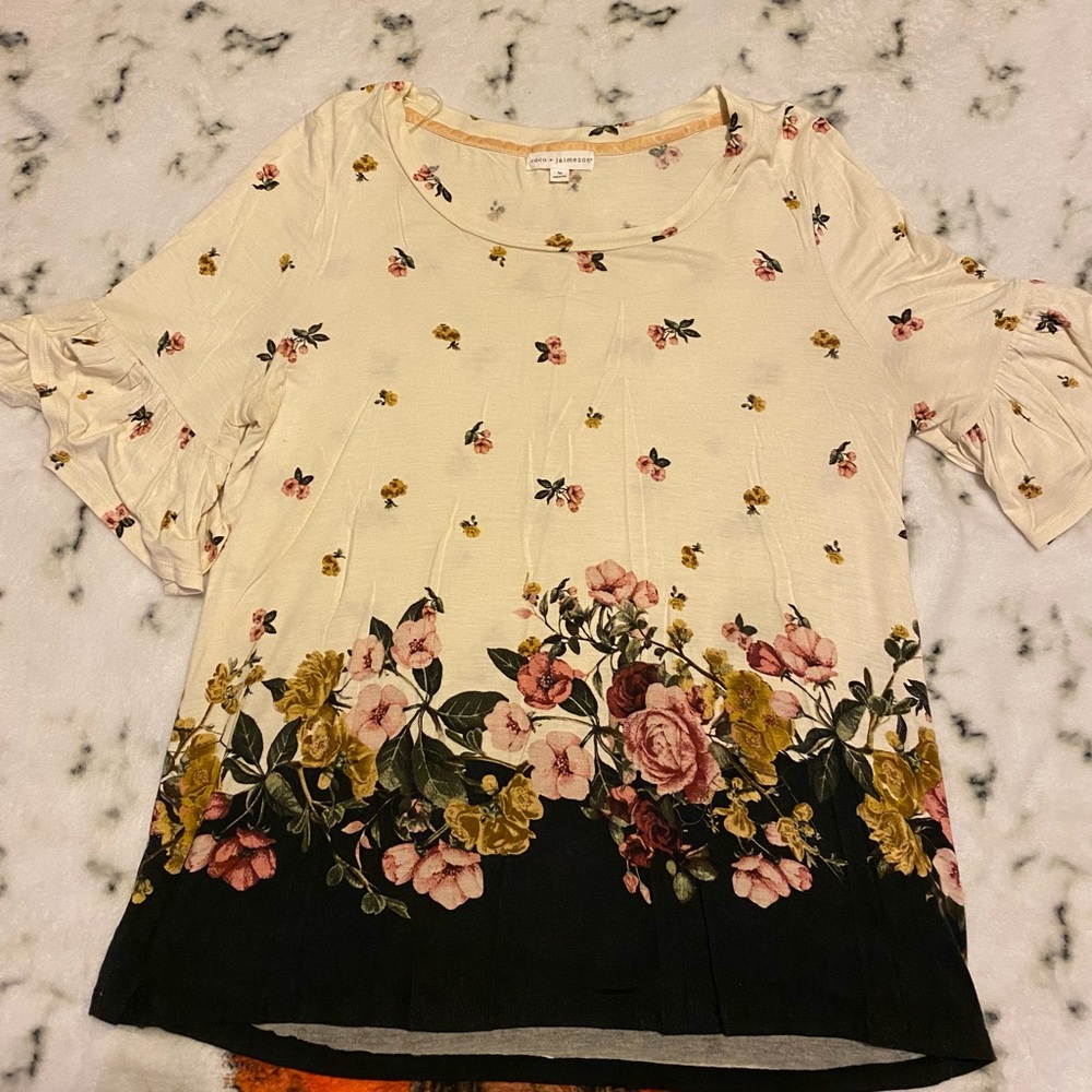 Ruffle sleeve blouse